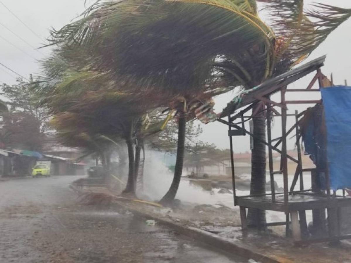 Fotos: Así es el impactante ojo de Iota en categoría cinco visto desde un avión caza huracanes