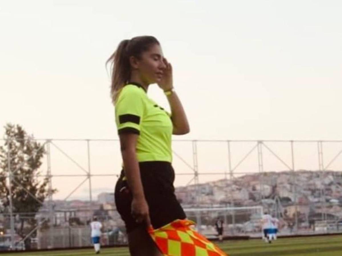 El severo castigo que recibió una árbitra turca tras la filtración de un video sexual con directivo: “me espera un largo camino...”