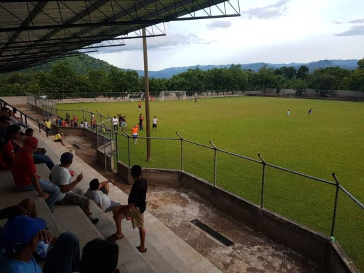 ¡Qué bonito! Así quedó el estadio de Orocuina que será estrenado este sábado