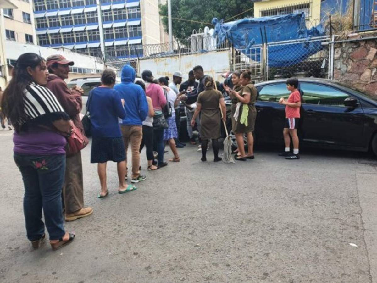 Romell Quioto y su gesto con asilo de ancianos donde está recluido exgloria del Olimpia y Selección de Honduras