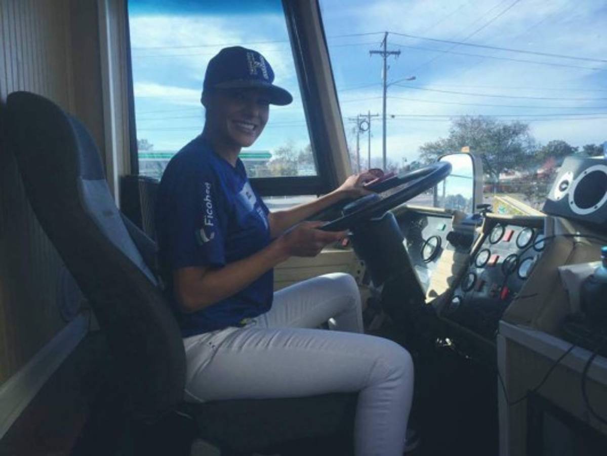 Fotos: Nathalia Casco arranca suspiros en partido de leyendas en Estados Unidos