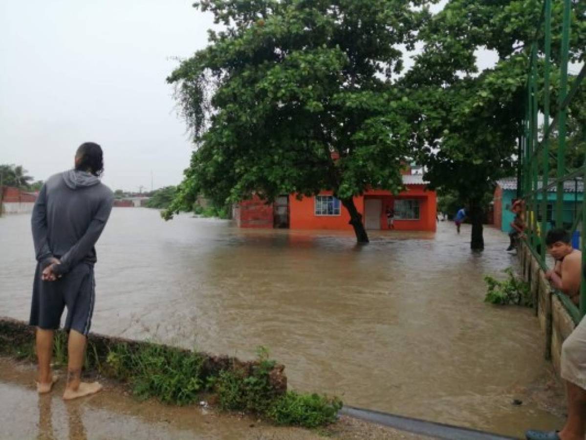 La tormenta Iota golpea a Colombia; Cartagena de Indias, bajo el agua