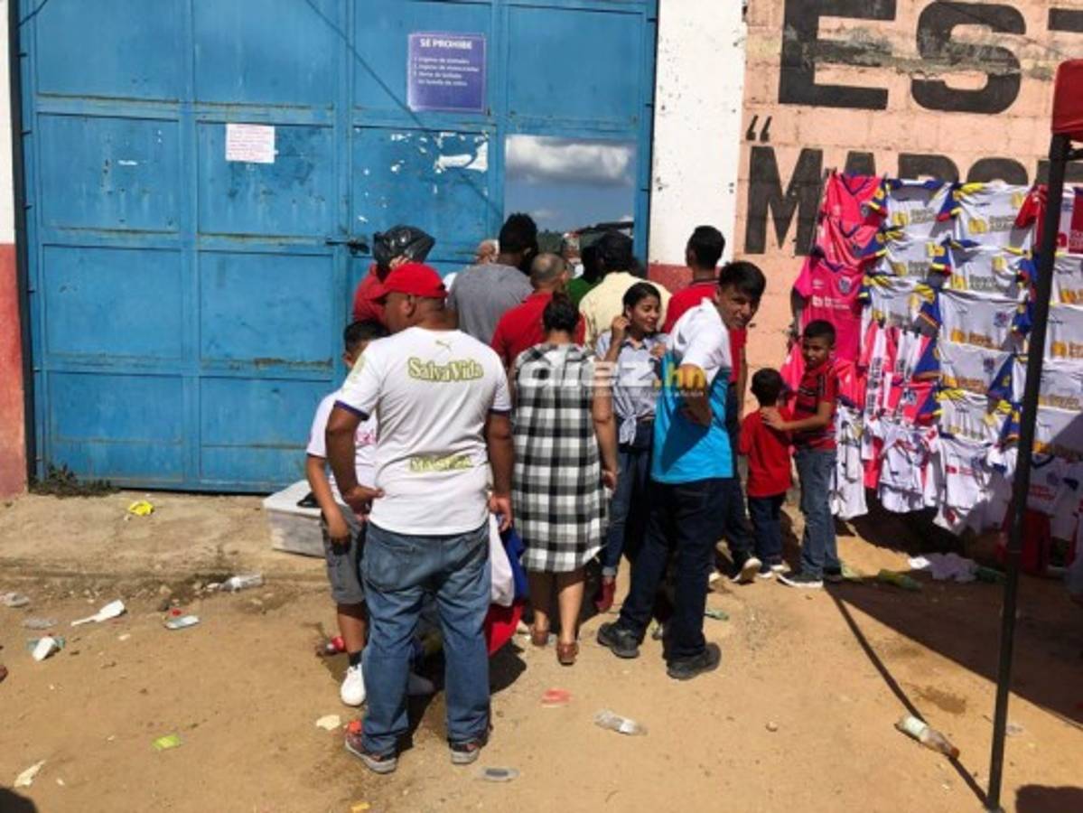 Fotos: Olimpia visita Danlí y provoca locura y llenazo en el Estadio Marcelo Tinoco