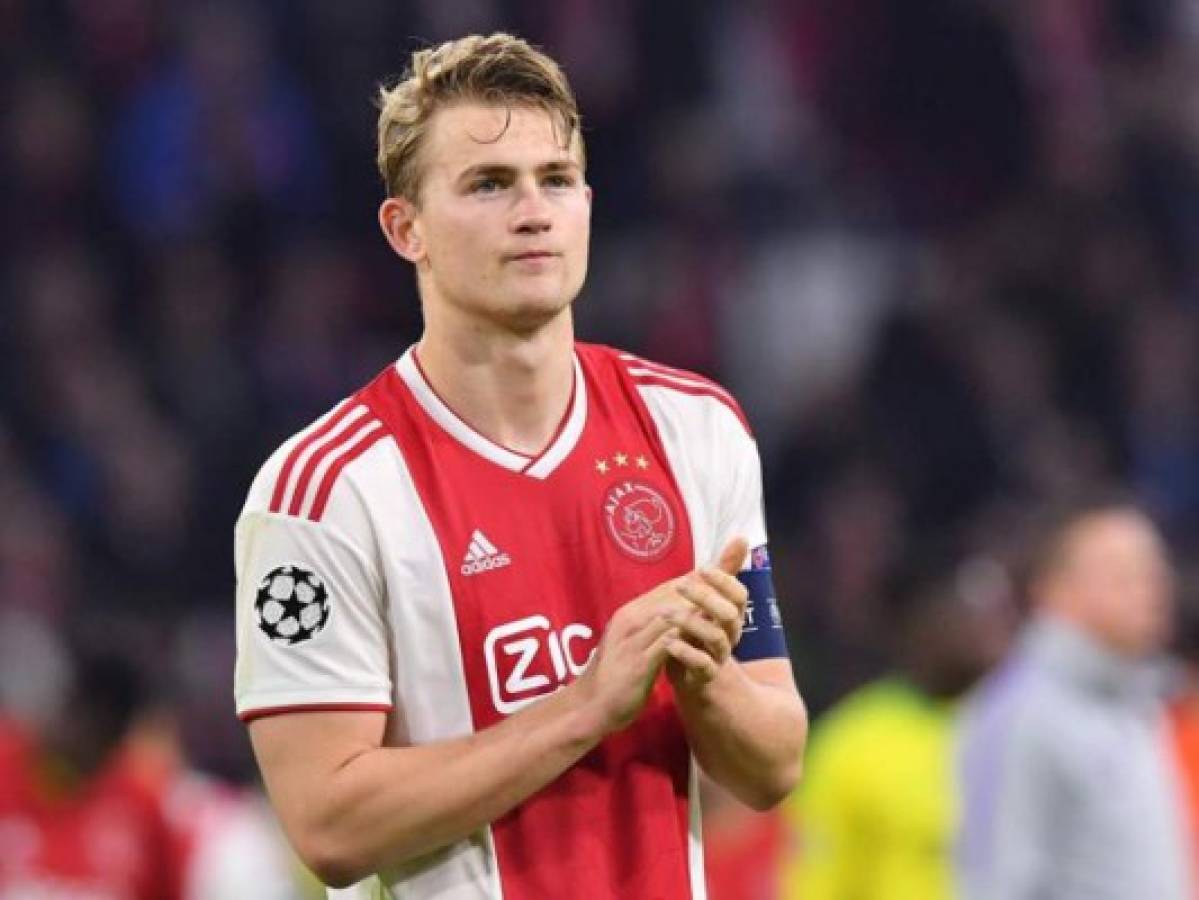 Brutal: El 11 del Ajax si no hubiese vendido a sus máximas figuras y uno está sin equipo