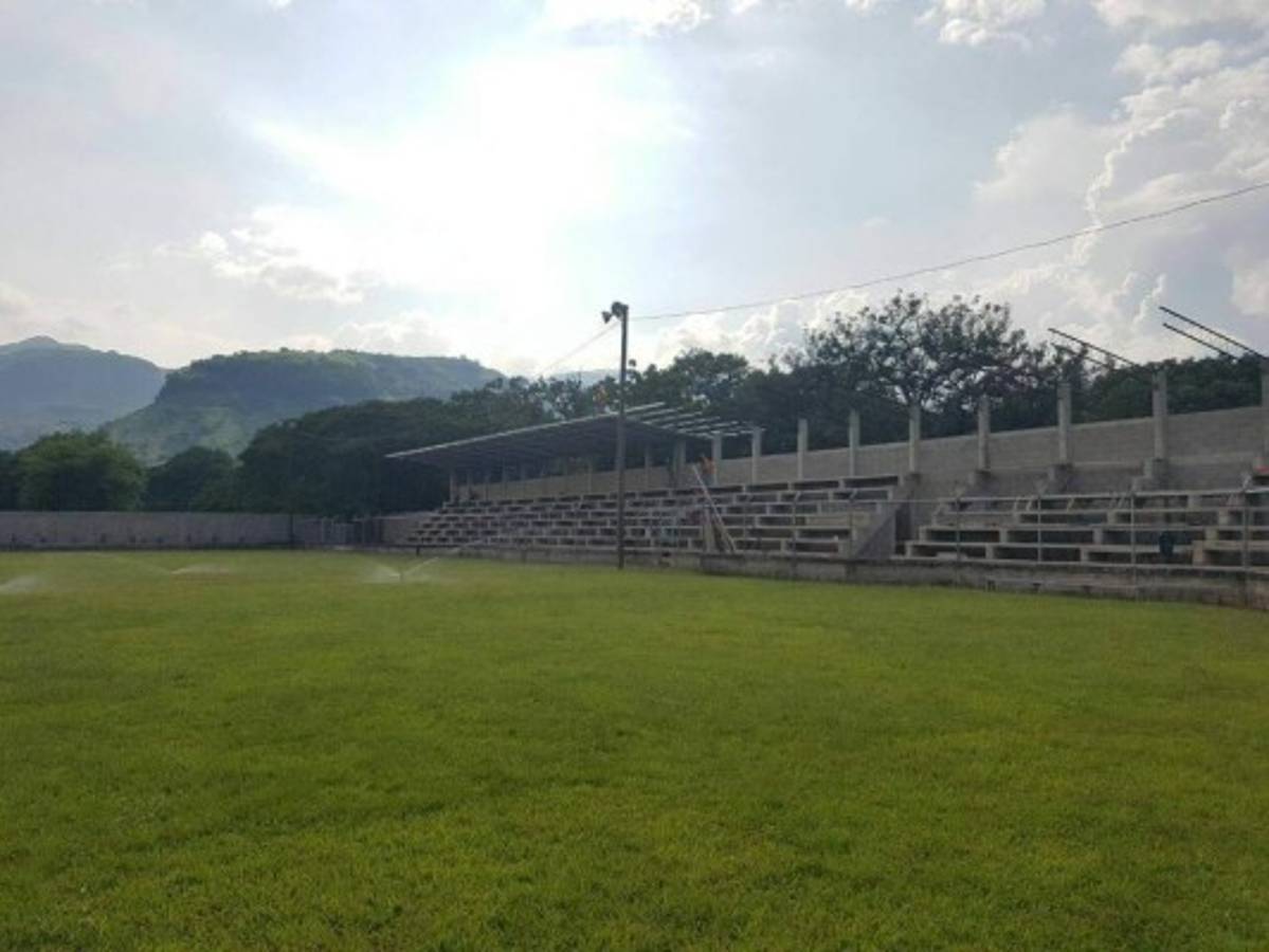 Así es el nuevo y moderno estadio que se construye en Orocuina, Choluteca
