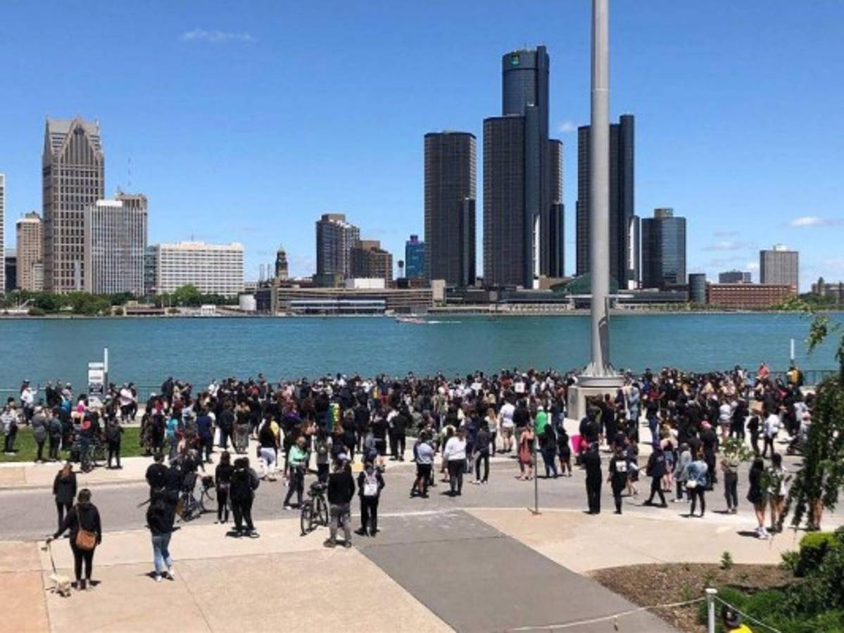 Alphonso Davies, de nacer en un campo de refugiados, a hacer historia eliminando al Barcelona de Messi