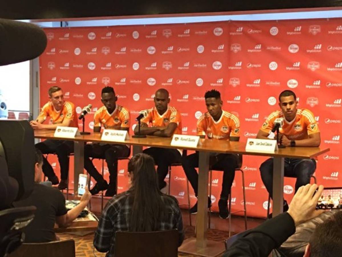 Así fue la presentación de Elis y Quioto con el Houston Dynamo
