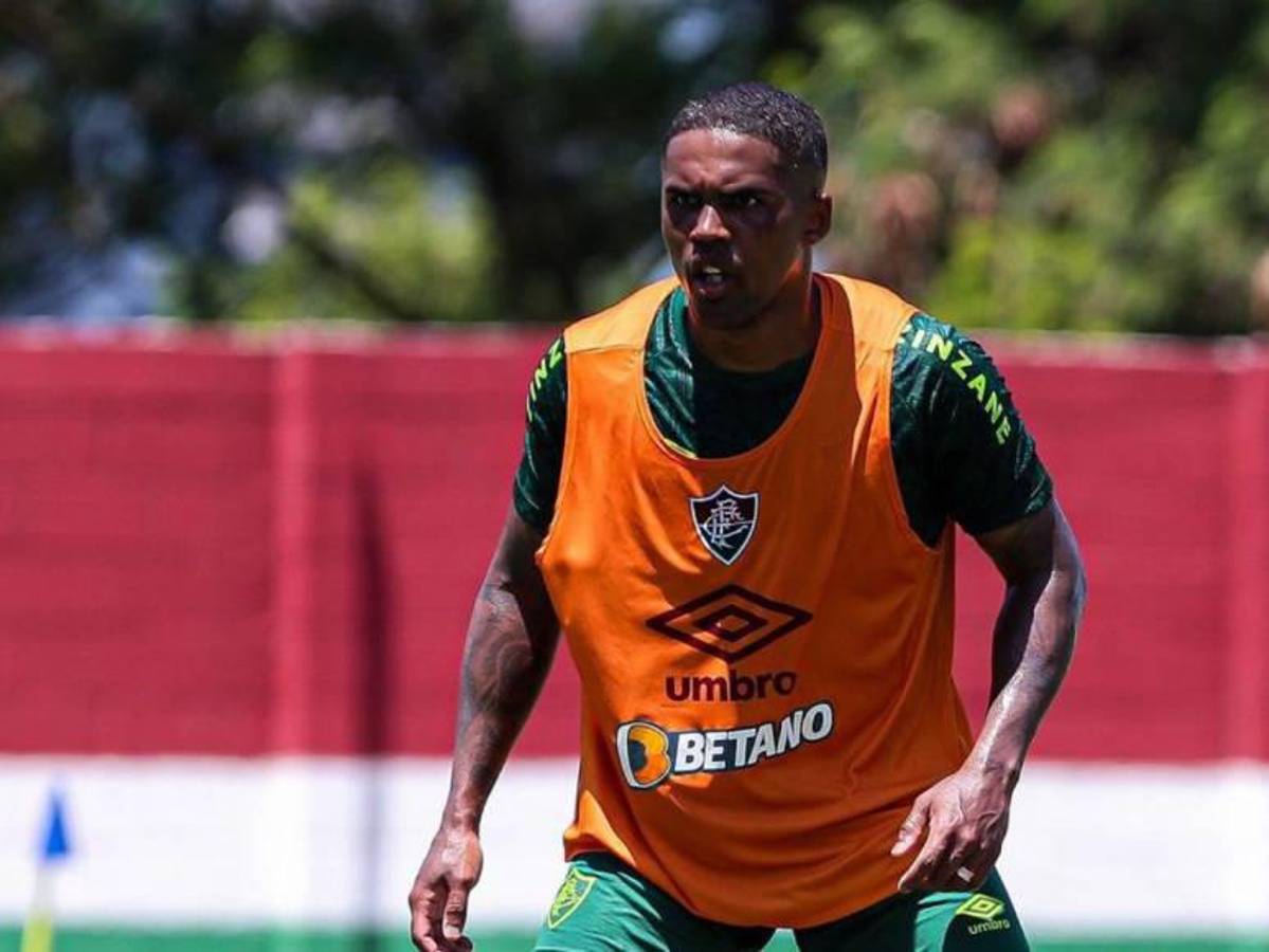 De ser un reconocido futbolista brasileño a vender contenido en OnlyFans y esta fue la reacción de su esposa