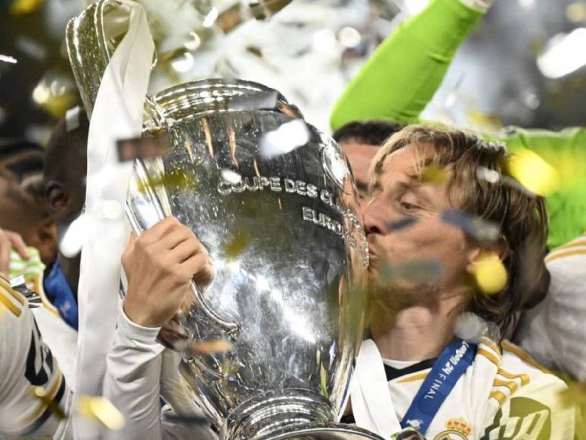 Mbappé, el galáctico y decisión con Rodrygo: los fichajes confirmados y cinco jugadores se van del Real Madrid