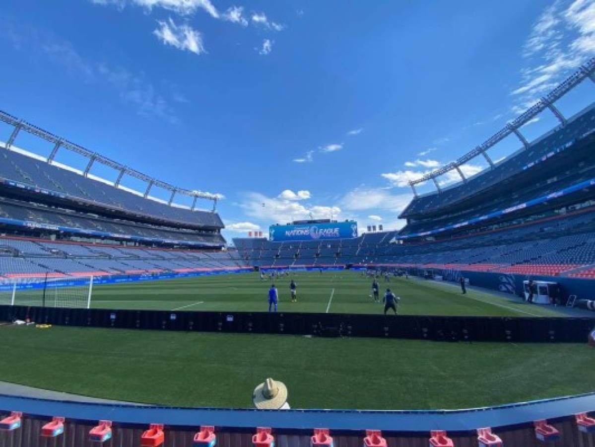 El saludo de Coito con el 'Tata' Martino: así se preparó Honduras antes de medirse a Estados Unidos en Denver