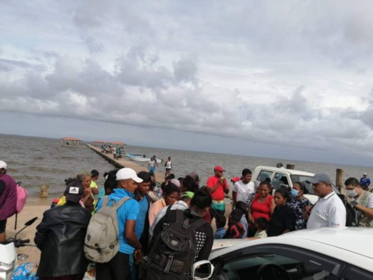 Comienza la lluvia sobre La Mosquitia y pobladores son evacuados por llegada del huracán Iota