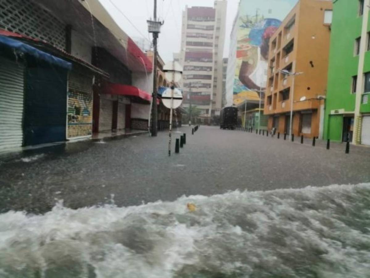 La tormenta Iota golpea a Colombia; Cartagena de Indias, bajo el agua