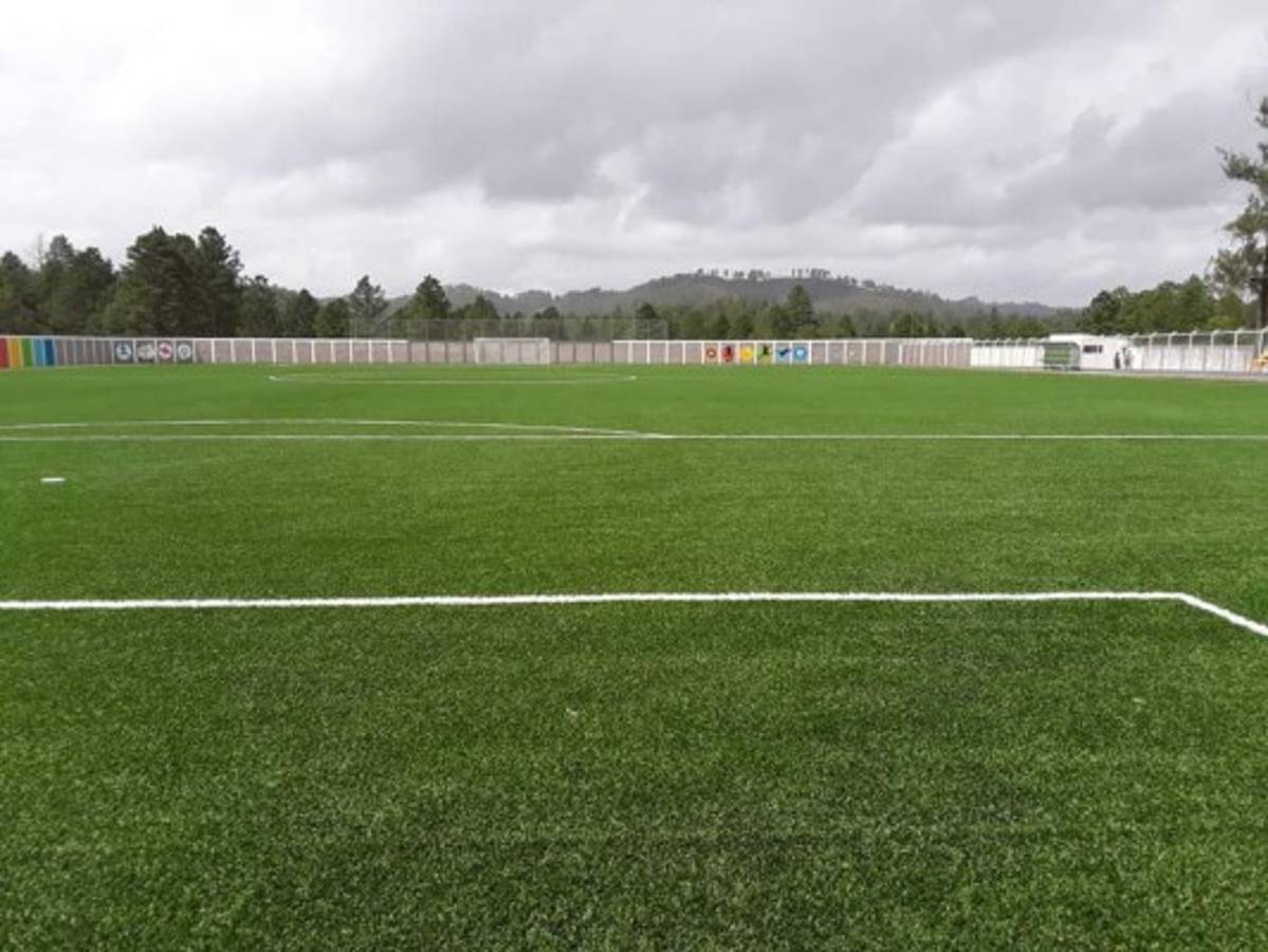 ¡Bonito y moderno! Así es el estadio que se inauguró en Campamento, Olancho
