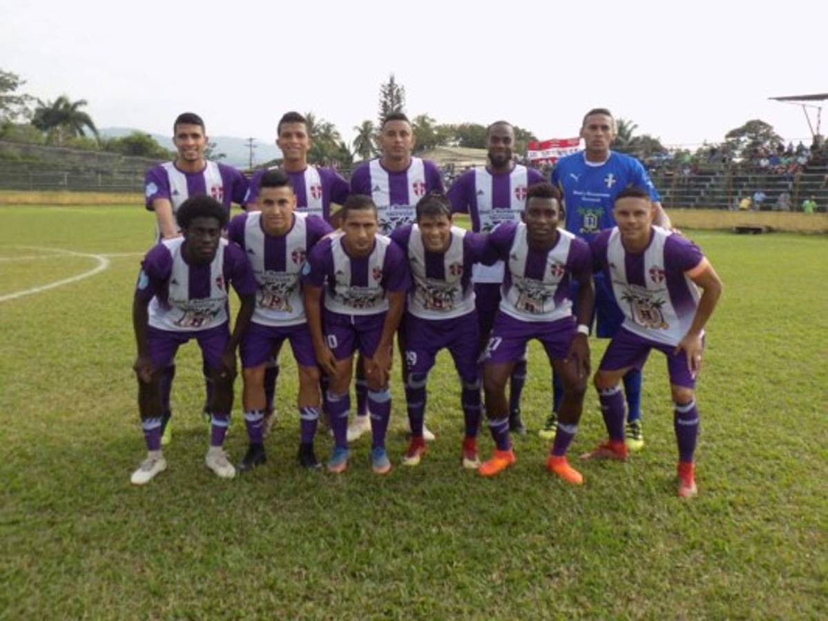 ¡Sol, playa y pan de coco! Así es la vida de Ramiro Bruschi con el Tela en la Liga de Ascenso