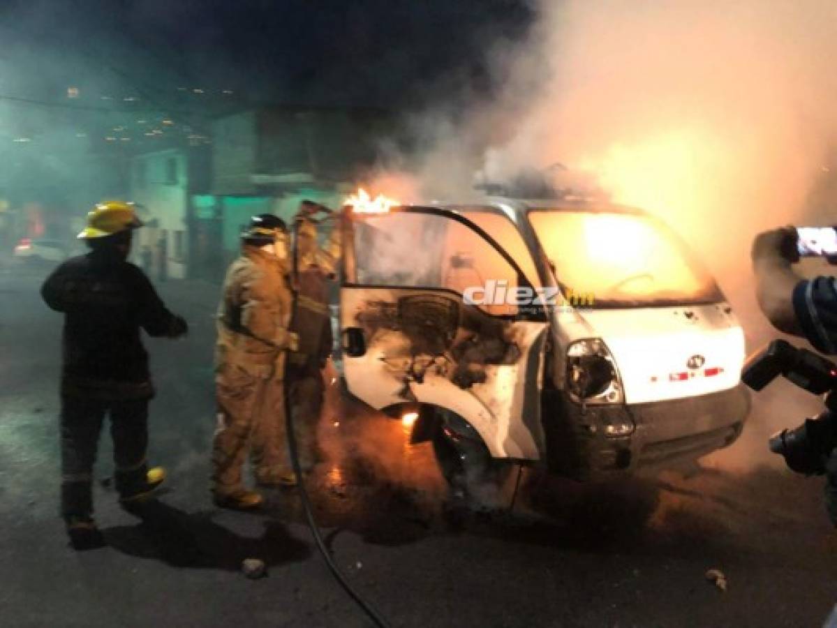 ¡Desmayados, disparos y gas lacrimógeno! El relajo en las afueras del Estadio Nacional