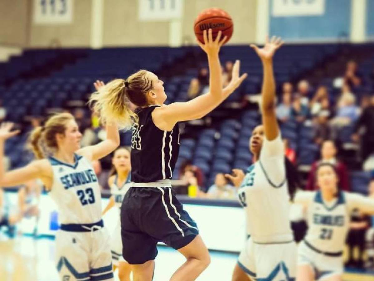 Muere jugadora a sus 28 años y revelan la causa de su fallecimiento: “la encontraron junto a su perro pitbull”