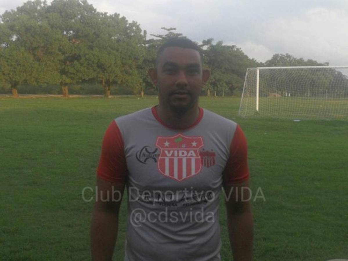 Con cinco fichajes: El 11 de gala que presentaría Vida en el torneo Clausura 2020