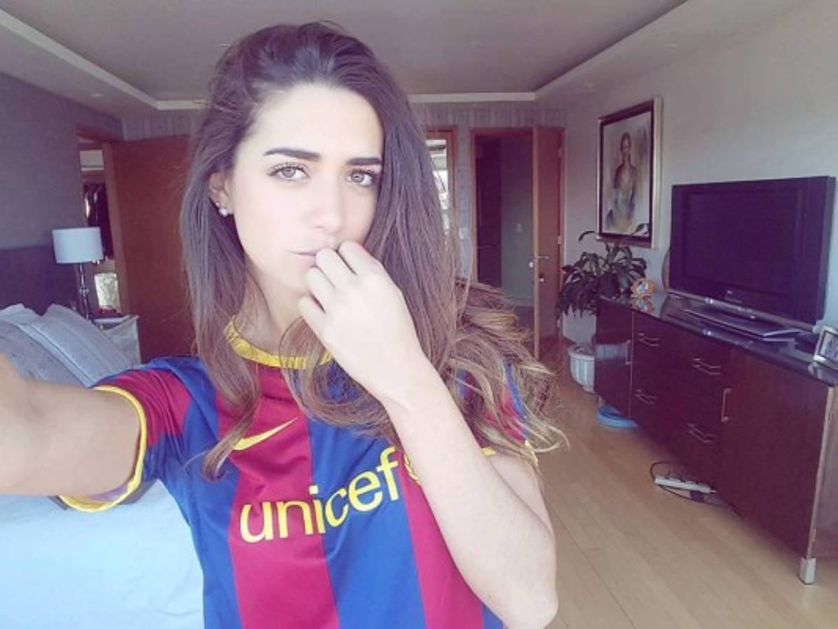 Mariana Velázquez, la presentadora seguidora del Cruz Azul y el Barcelona Mariana Velázquezylt;/