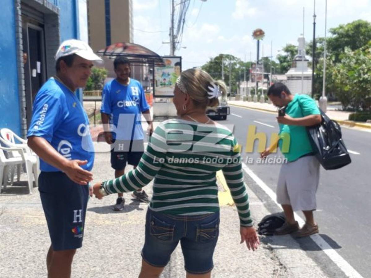 Honduras cerró su preparación con bromas, Costly de portero y un jugador pelón