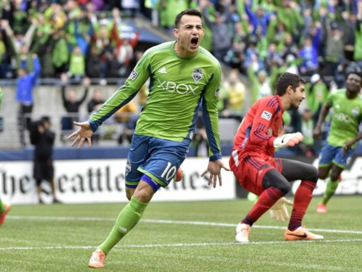 Los futbolistas centroamericanos que juegan en la MLS