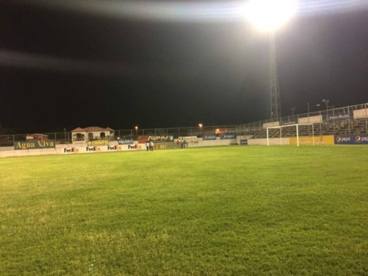 Así embellecen el estadio Excélsior de Puerto Cortés para Liga Concacaf