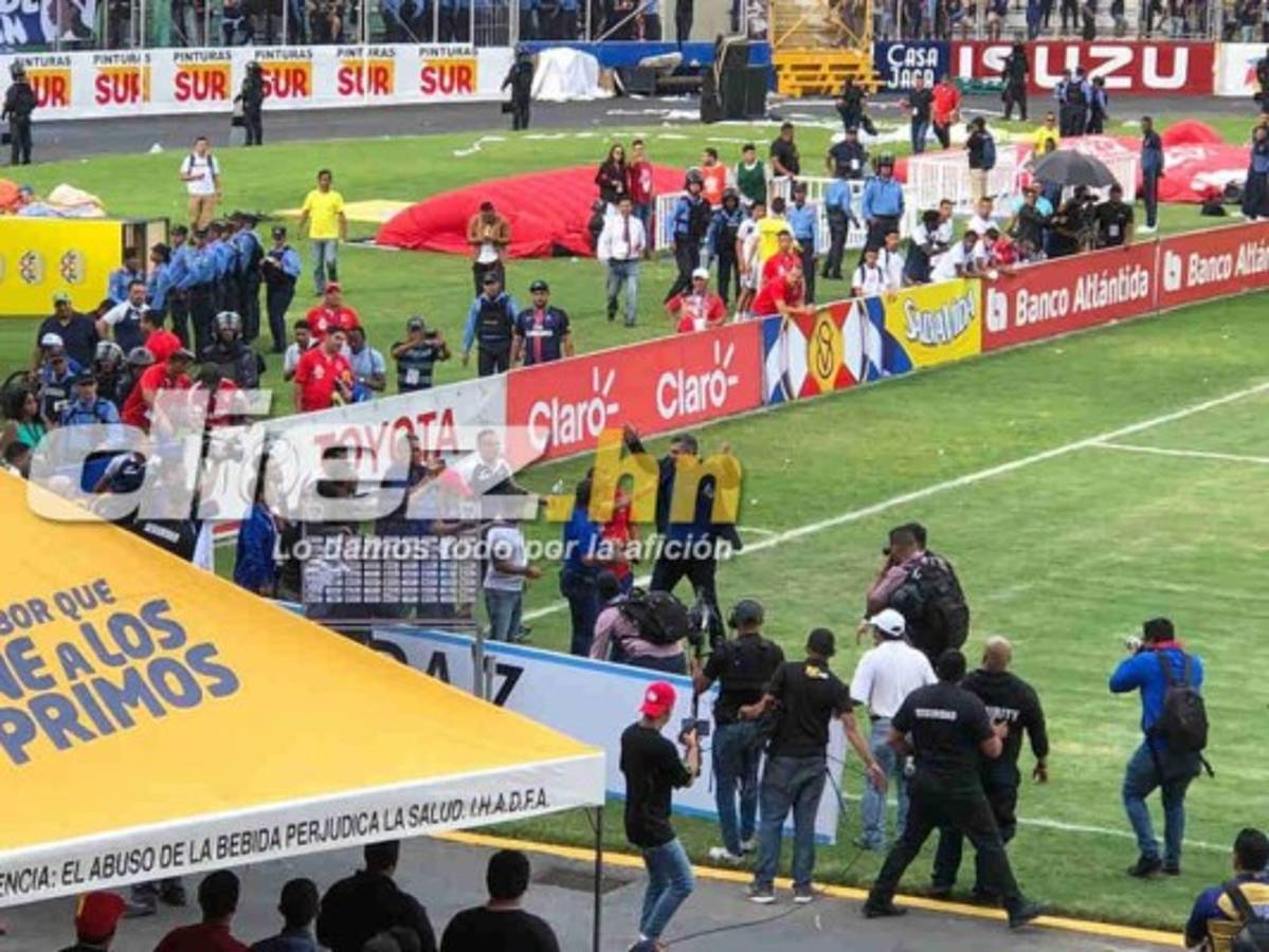 FOTOS: Golpes entre Diego Vázquez y Osman Madrid en el zafarrancho de la Gran Final entre Olimpia y Motagua