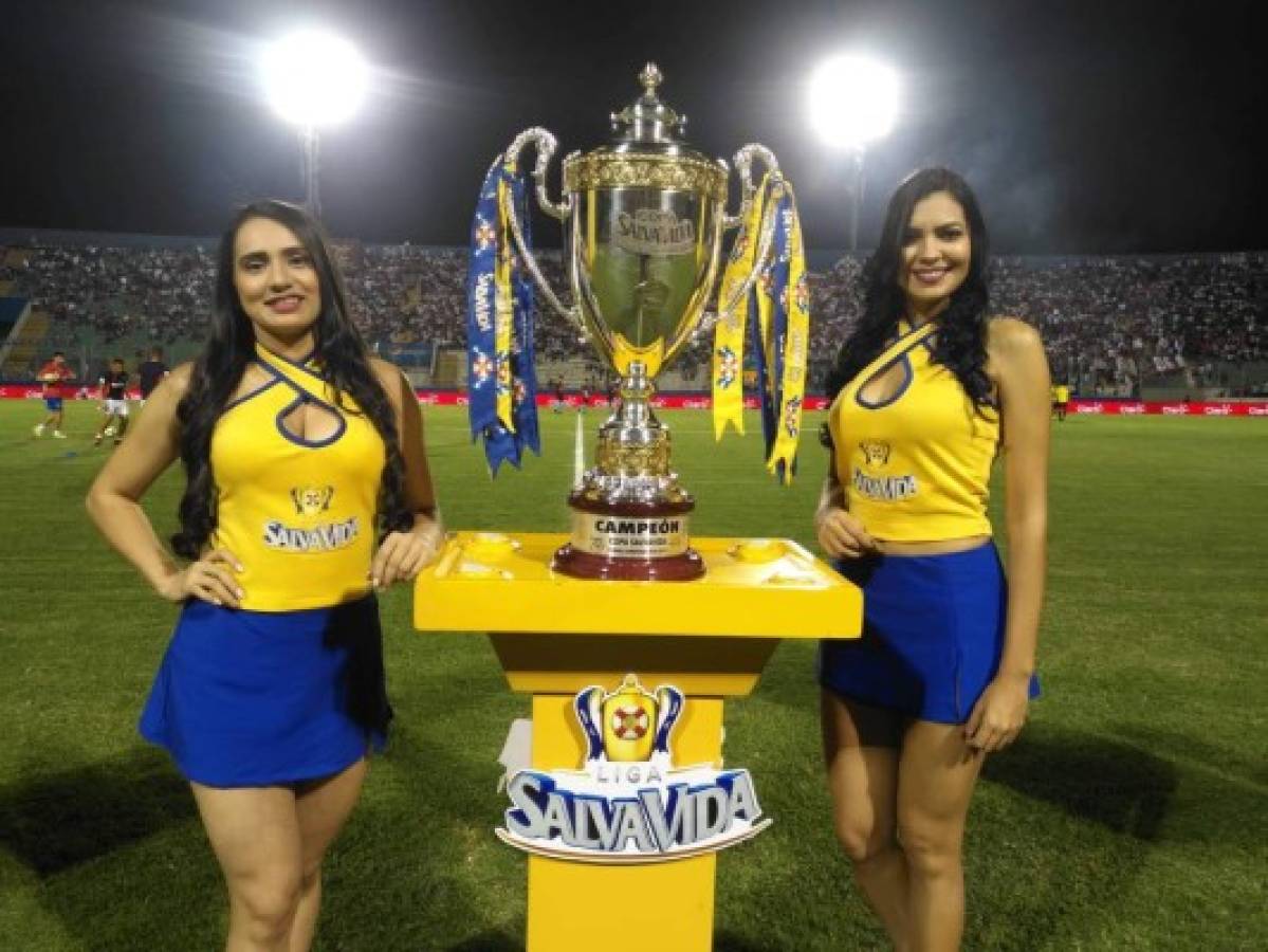 FOTOS: Las hermosas chicas que invadieron el estadio Nacional