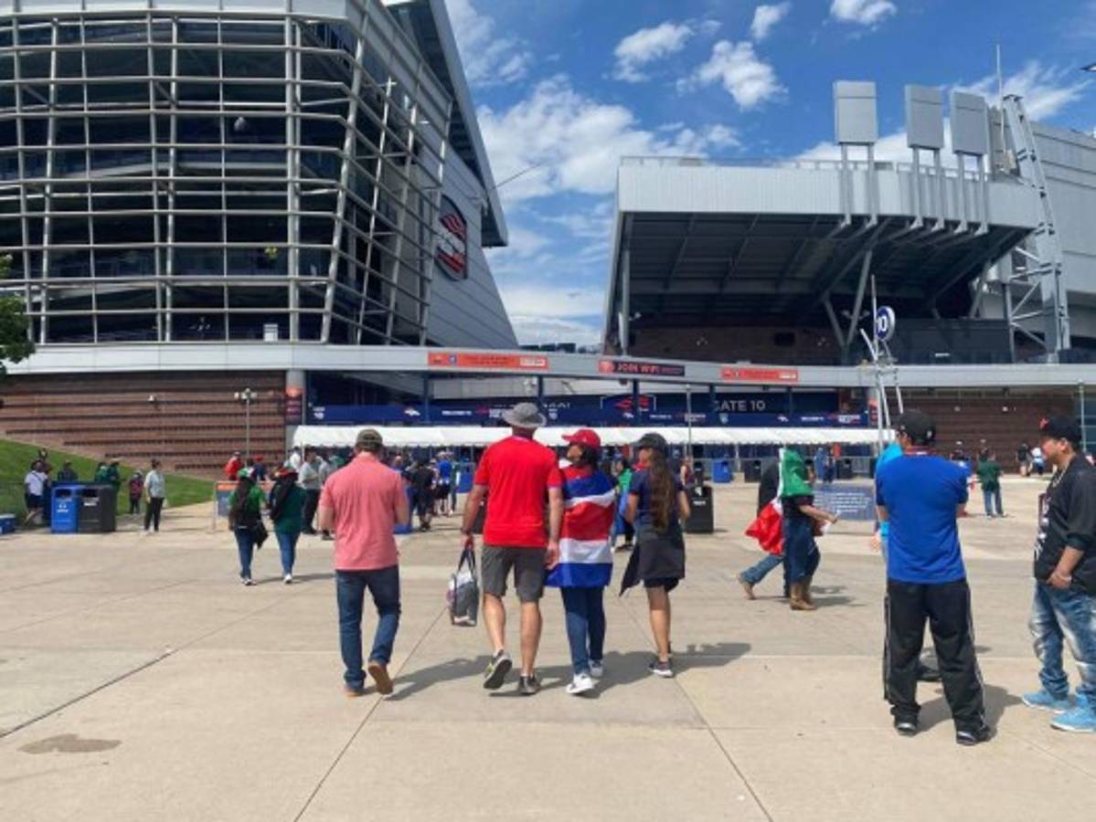 Así se vive el ambiente previo al Honduras-Costa Rica en Denver: Familia de jugador de la H presente