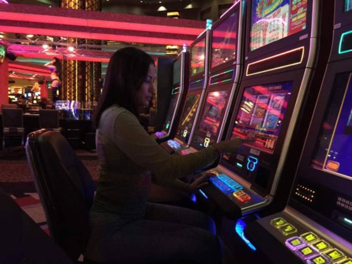 FOTOS: ¡Elsa Oseguera paraliza Las Vegas con un bikini ajustado!