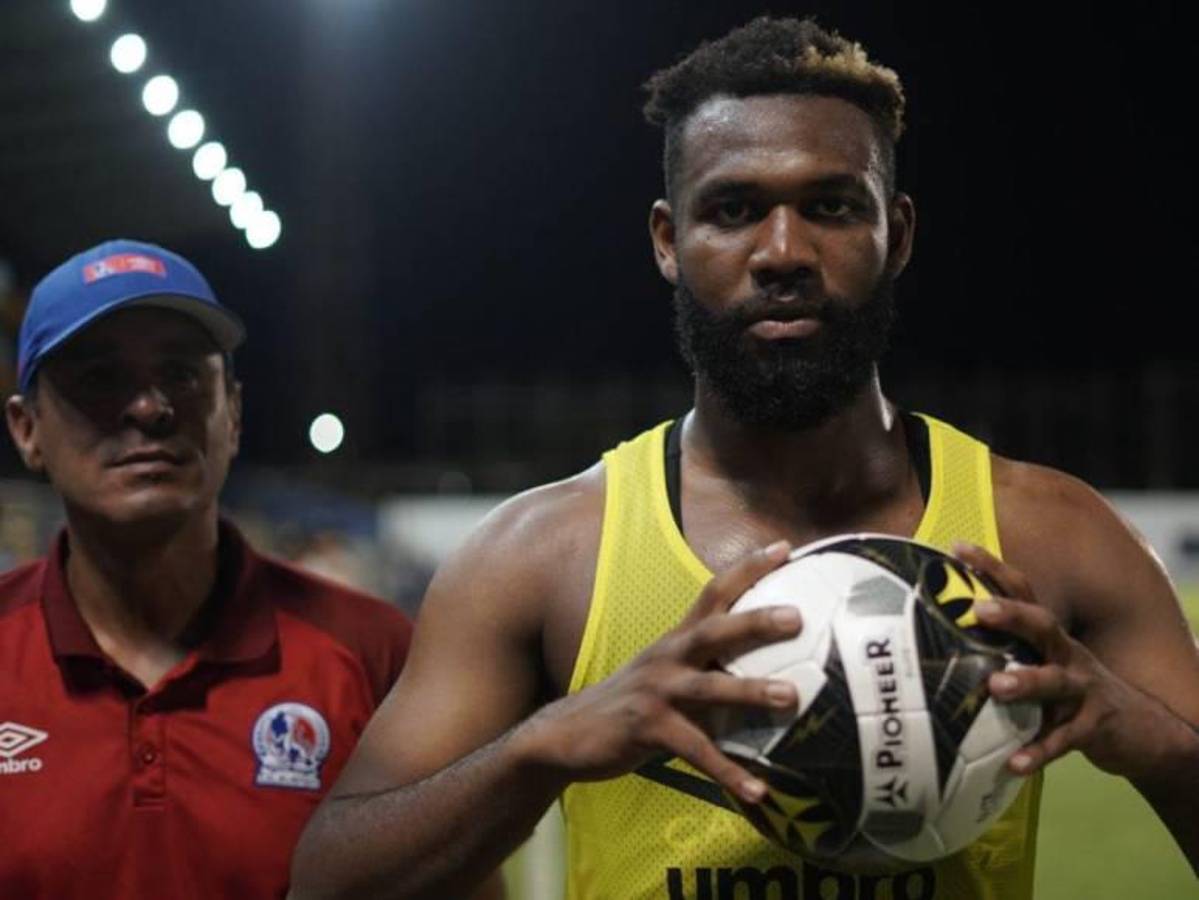 Beso de Troglio a la figura, “Chelito” se roba el show y ¿quién es la vendedora que cautivó en juego del Olimpia?