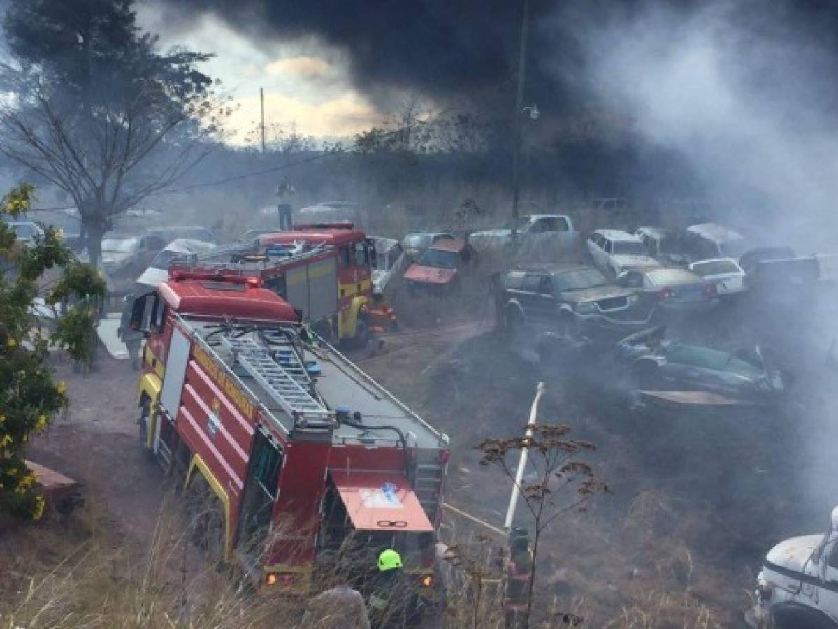 INFORME ESPECIAL: Incendio en predios de DPI deja casi 400 vehículos quemados