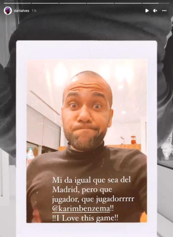 Dani Alves sorprendió con su mensaje sobre el partidazo de Benzema.