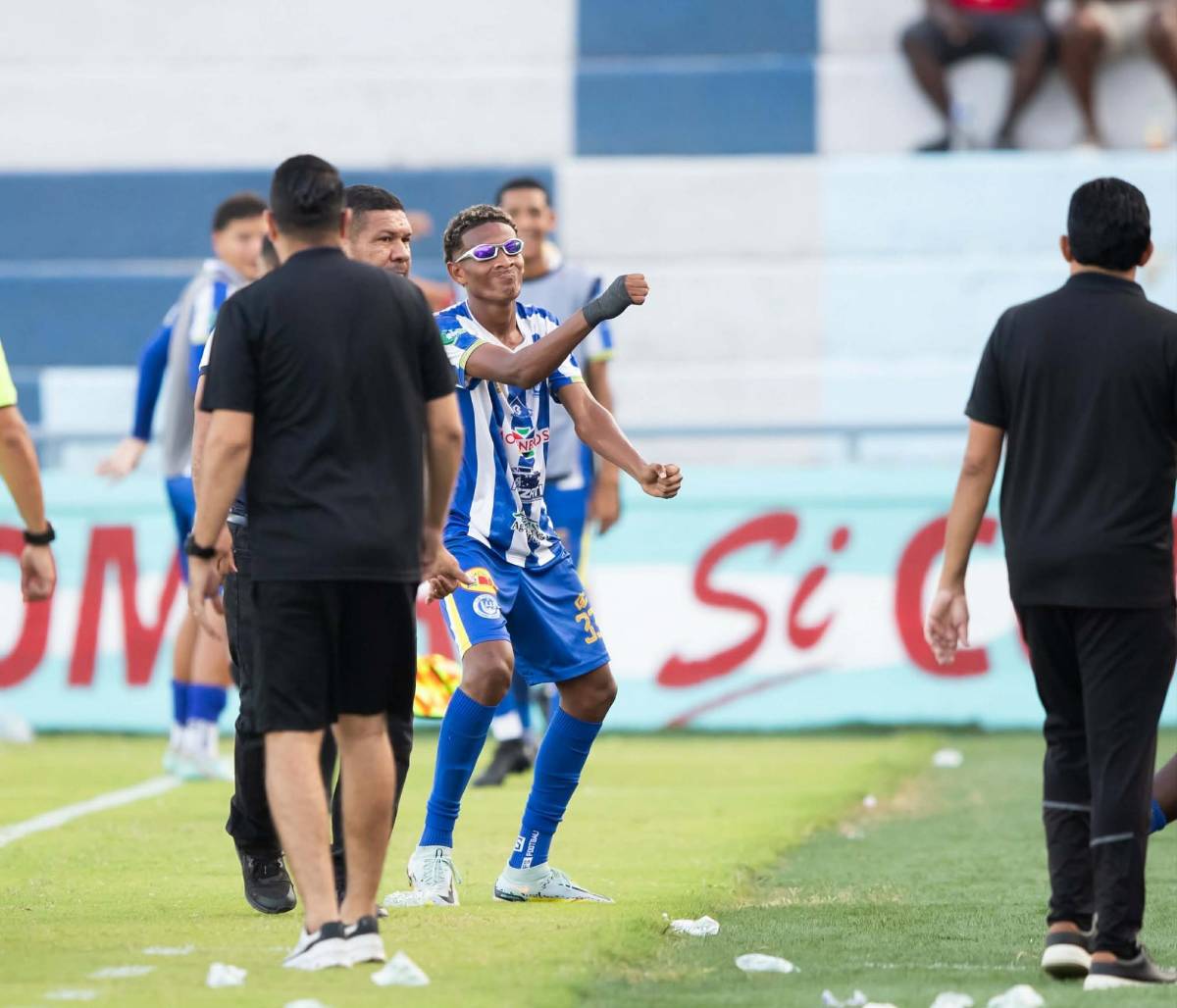 ¡La Ceiba de fiesta! Victoria celebró por lo alto, fichaje del Olimpia presente y exmundialista llegó a la final de Reservas