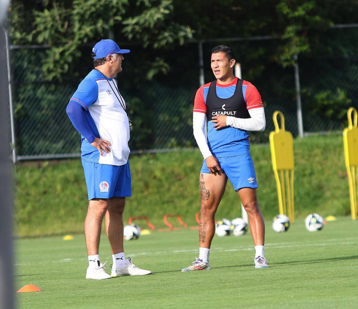 El nuevo 11 que está armando el Olimpia de Eduardo Espinel con los fichajes para recuperar el trono en la Liga Nacional
