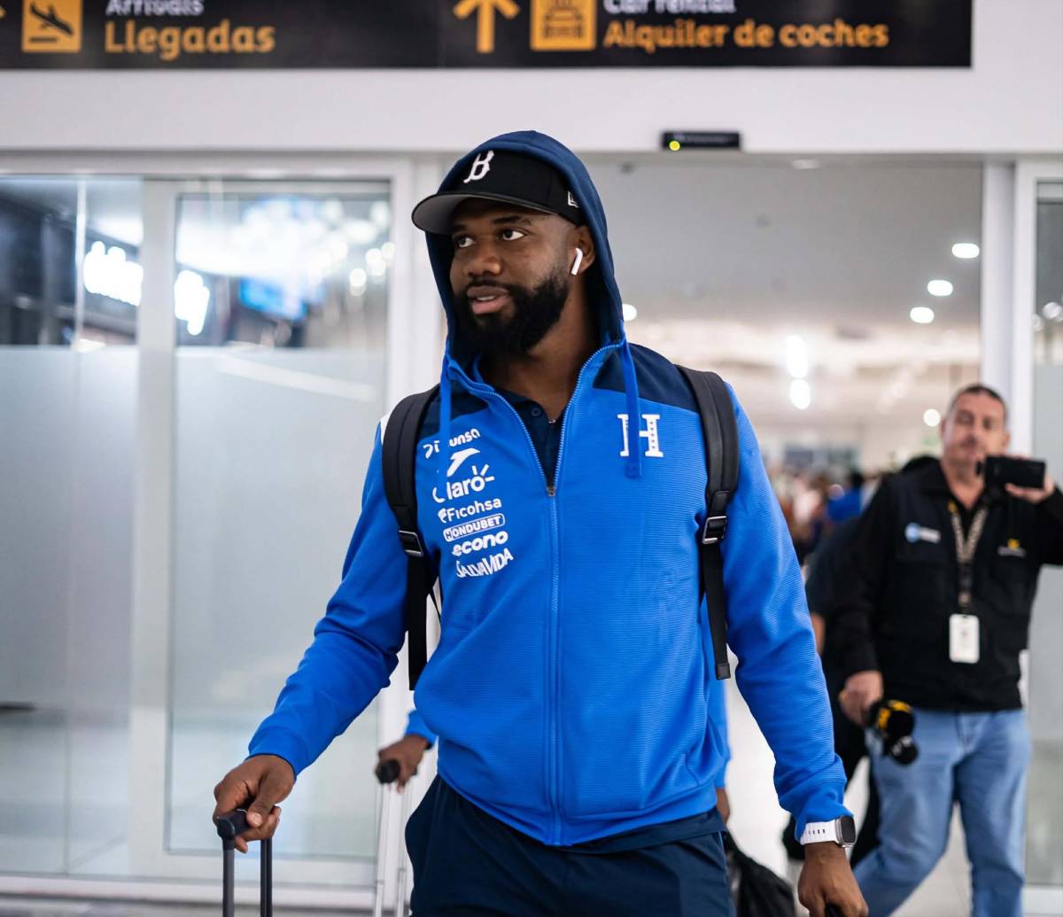 Con rostros felices: así llegaron los futbolistas de Honduras luego del amistoso; José Molina se quedó en España