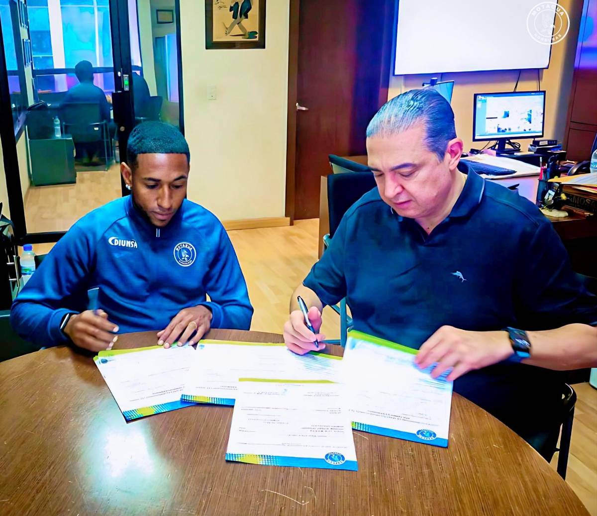 FICHAJES: Barrida en el campeón Olimpia, Motagua fichará un viejo conocido y Marathón en problemas para 2026