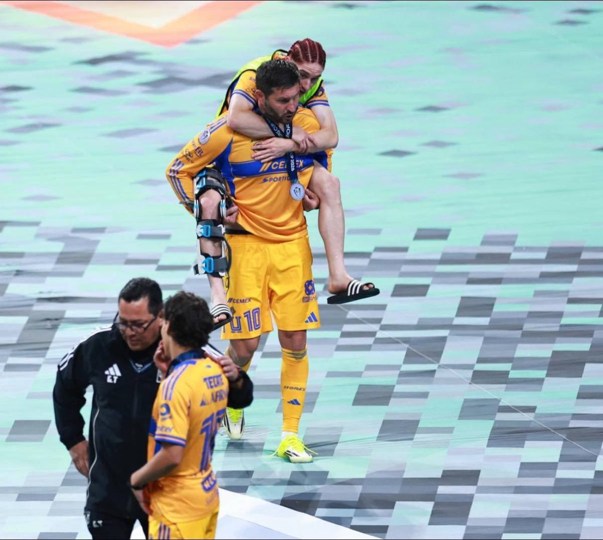 Así fue el último baile de Gignac con Tigres: increíble fallo y sin título