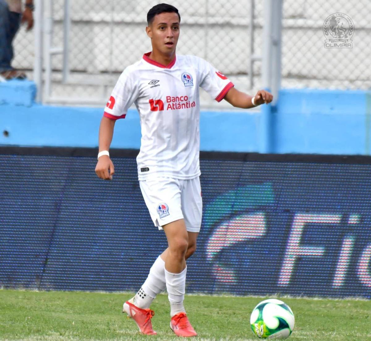 FICHAJES: Legionario entrena con club de segunda y Motagua en problemas