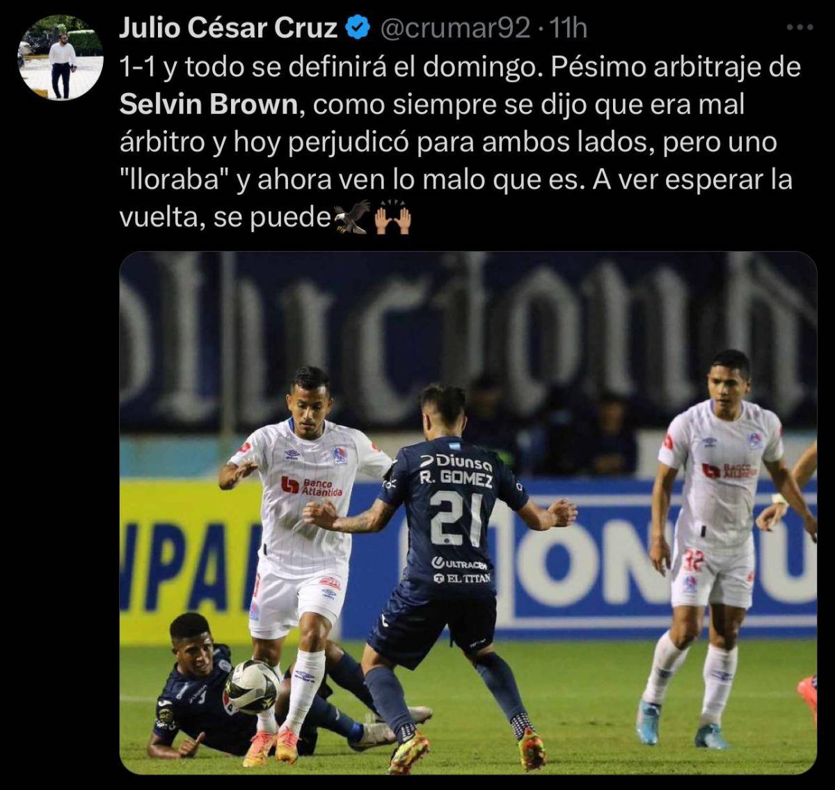 “Arbitraje lamentable”, “quiso ser protagonista”: la reacción de la prensa tras los errores de Selvin Brown en el Motagua-Olimpia