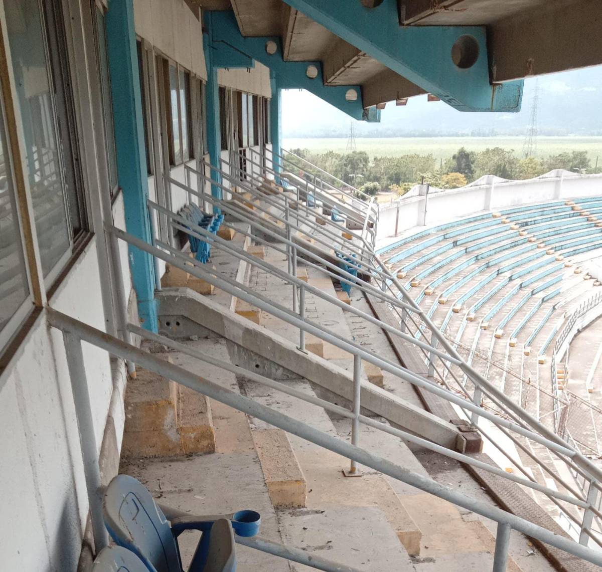 Estadio Olímpico, abandonado, destruido y desvalijado: ¡Condepor denuncia las deplorables condiciones de la instalación!