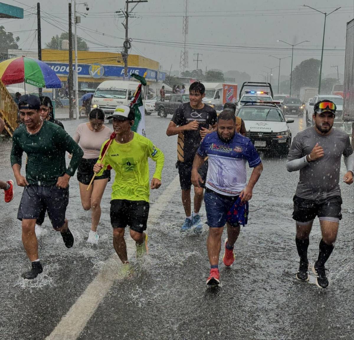 ¡Shin Fujiyama cruzó México y llegó a Guatemala! Nada detiene al influencer para ayudar a la educación de Honduras