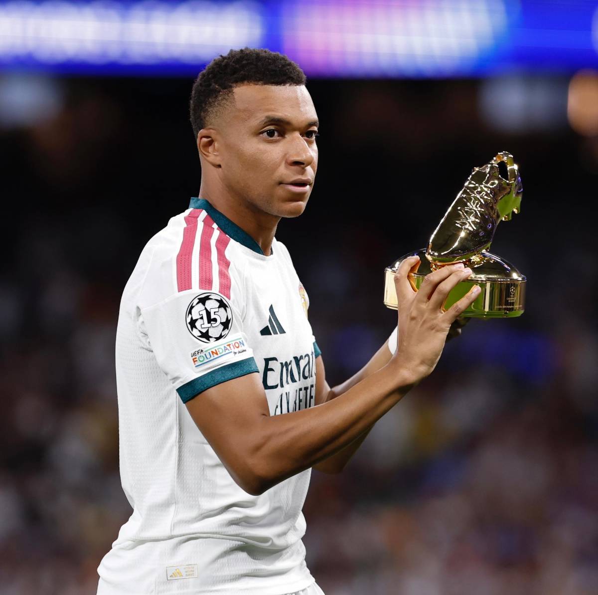 Está intentando comprar votos: acusan a Mbappé de hacer trampa en el Balón de Oro