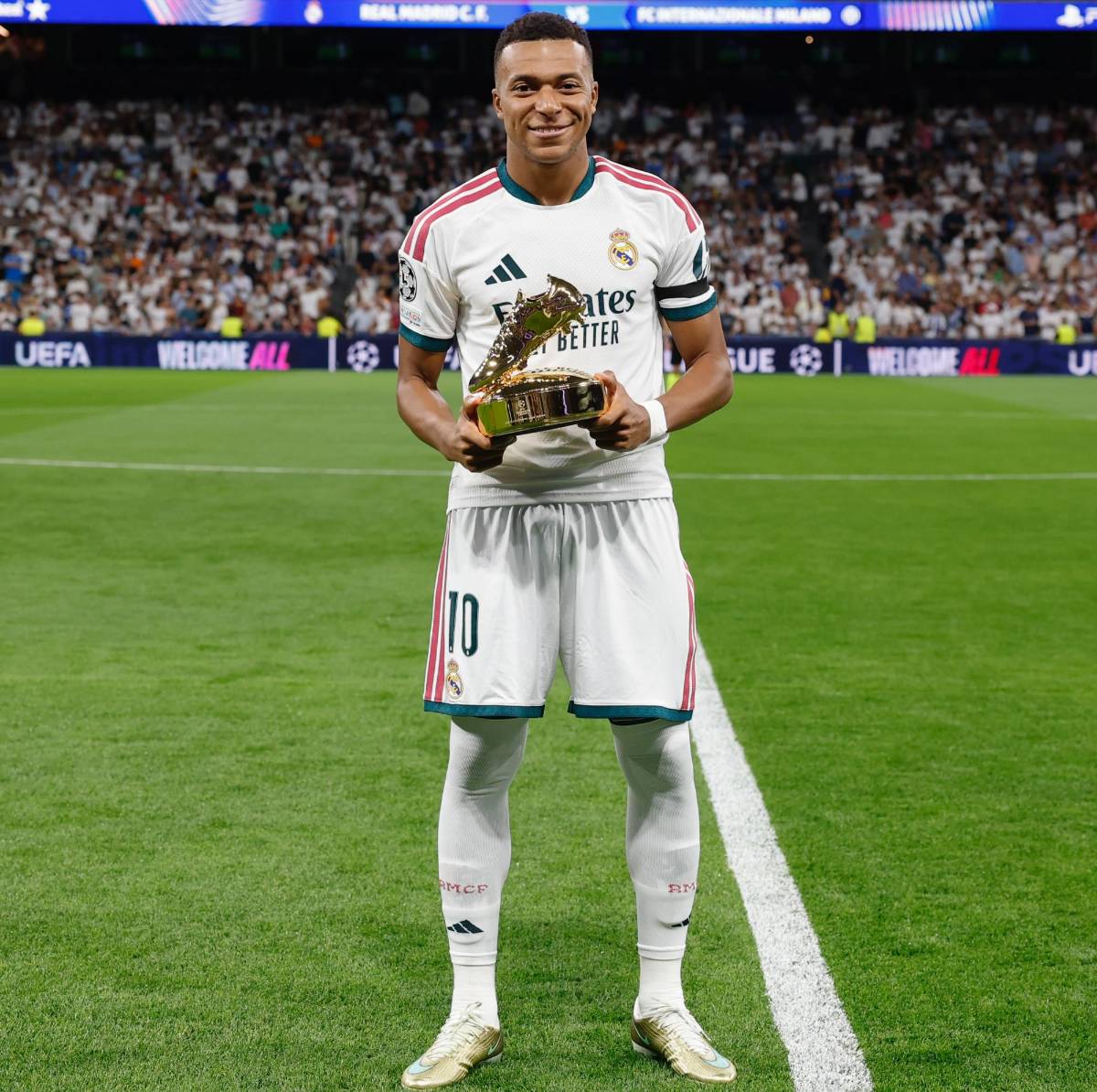 Está intentando comprar votos: acusan a Mbappé de hacer trampa en el Balón de Oro