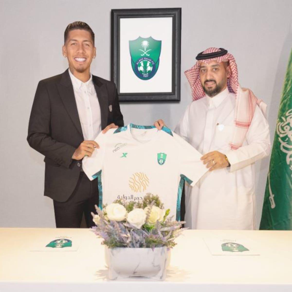 Duro golpe para Firmino en Arabia: sacrificado por el nuevo fichaje y volvería a la Premier League con otro club