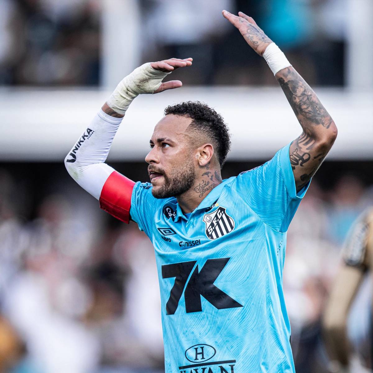 Hansi Flick se carga a figura del Barcelona y el anuncio de Cristiano Ronaldo; bomba en Arabia Saudita