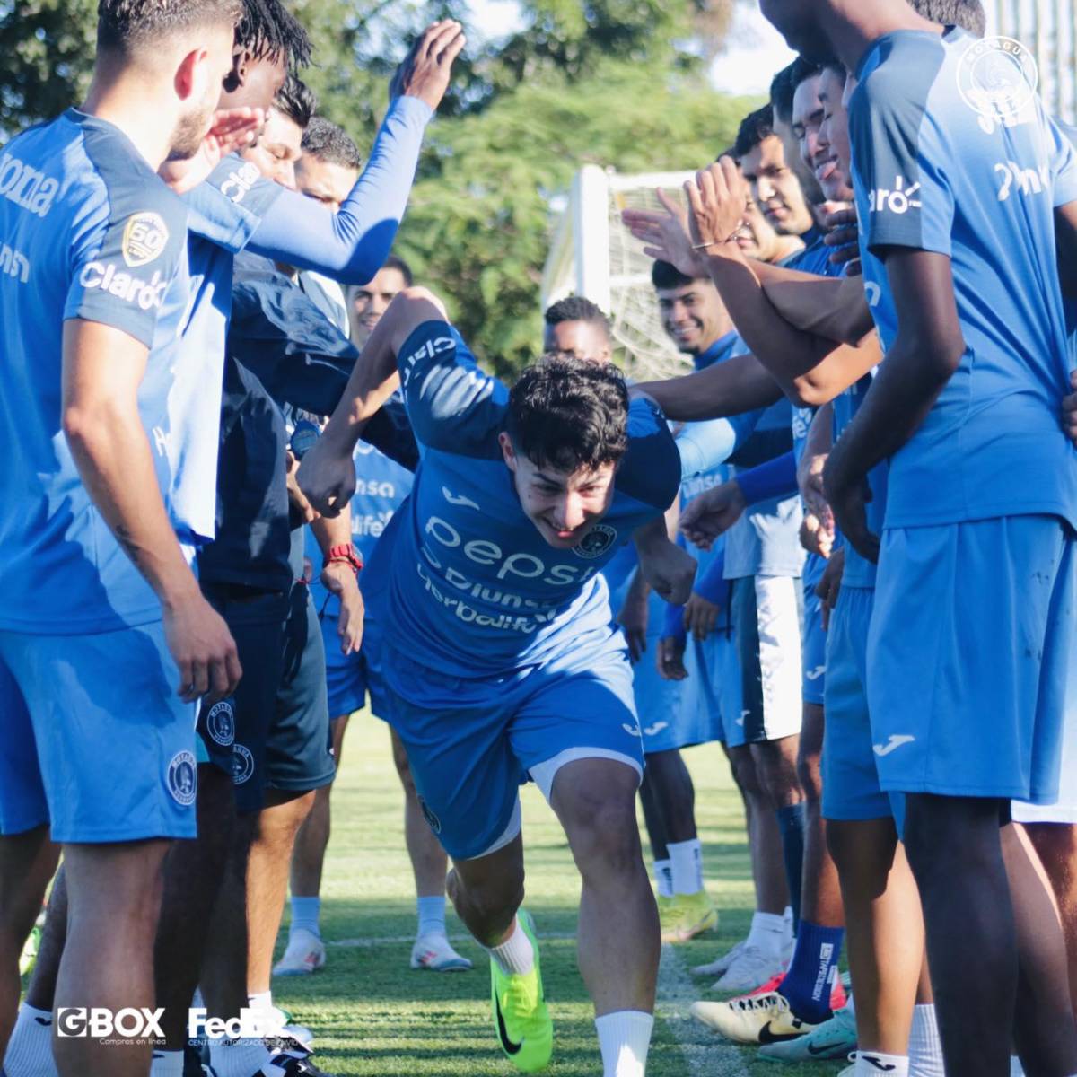 Motagua: ritual al nuevo fichaje y celebración de cumpleaños antes de viajar a su primer amistoso