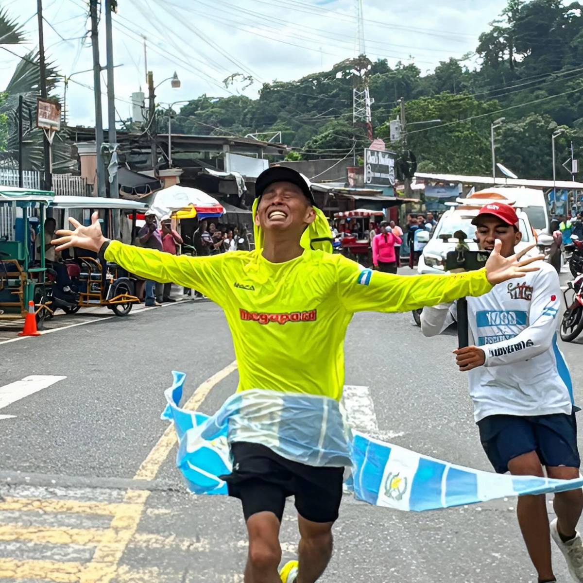 ¡Shin Fujiyama cruzó México y llegó a Guatemala! Nada detiene al influencer para ayudar a la educación de Honduras