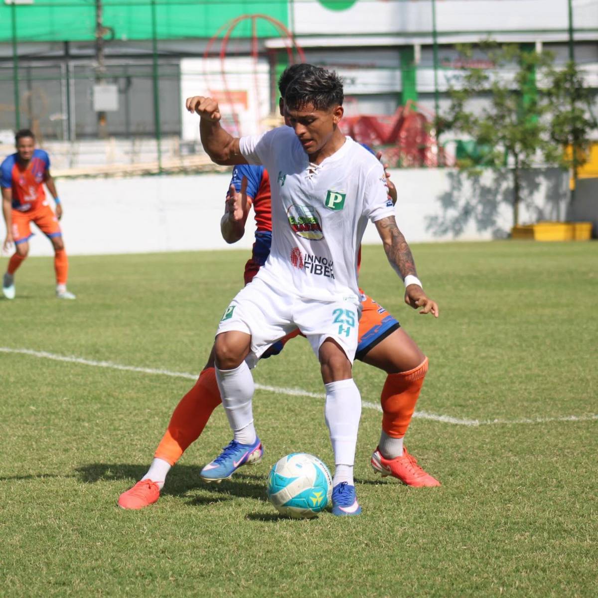 Fichajes: Olimpia sorprende con el jugador que inició negociaciones, Motagua quiere pescar en Victoria y Real España amarra contratación