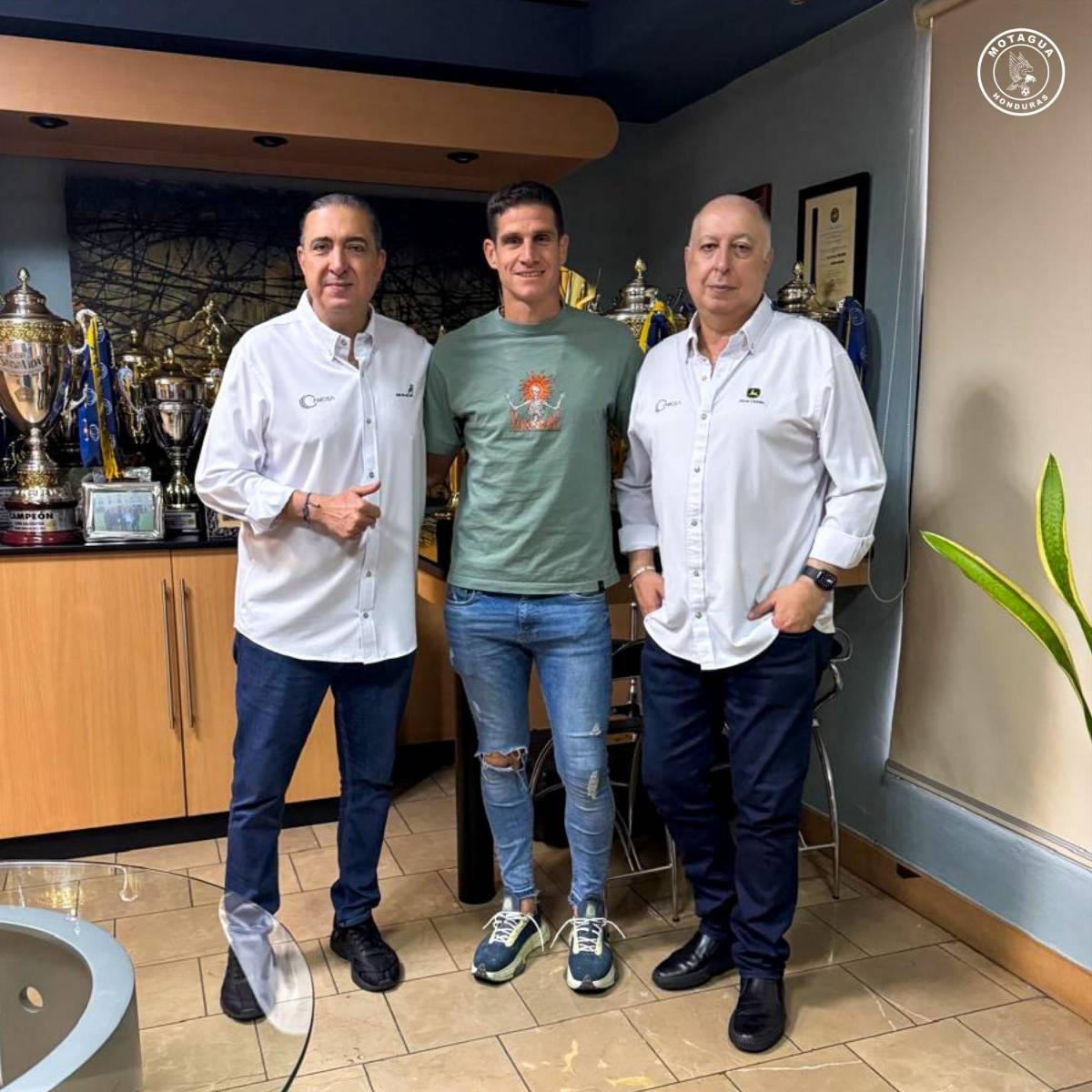 FICHAJES: Olimpia anuncia barrida, hondureño es contratado con Sporting Kansas City y Motagua firma a tres, ¿y Carlos Pineda?