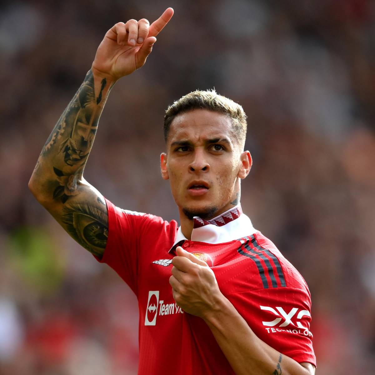 Así fue el tremendo debut de Antony con el Manchester United en el triunfo sobre Arsenal y el gesto de Cristiano Ronaldo que se hizo viral